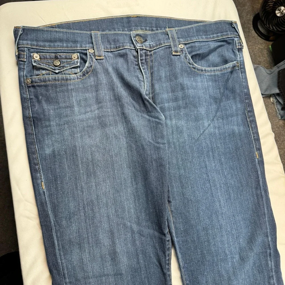 True Religion Jeans Mens 40x32 Blue Med Wash Relaxed Straight Denim Made In USA